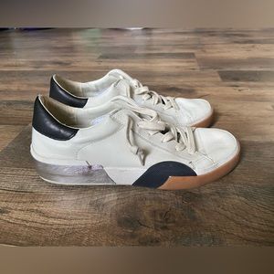 🖤 Dolce Vita Sneakers🖤